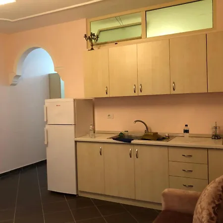 Hill Apartment *